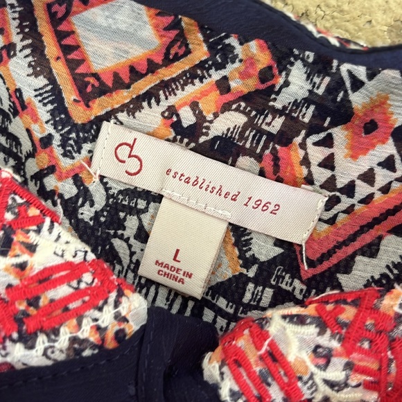 Like new Dress Barn embroidered sheer sleeveless top - Picture 5 of 12